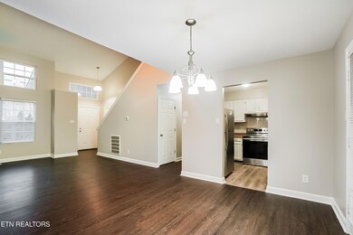 007-photo-dining-room-10082921