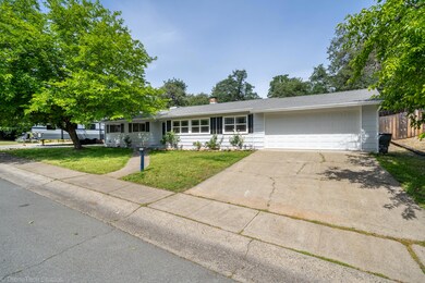 2620 Shasta St-8