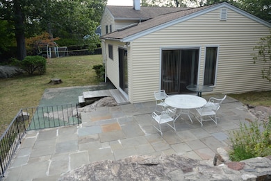 70 Mary Ln, Riverside, CT 06878 - photo 3