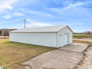 0 W Roberts Rd, Lake Township, MI 49651 - photo 3