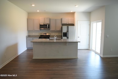 832 Delta Ct, Wilmington, NC 28401 - photo 2