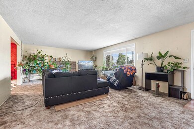 810 S 4th St, Central Point, OR 97502 - photo 2