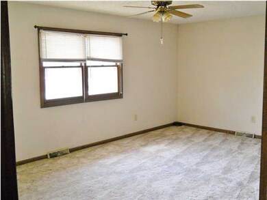 Large Living Room-19'3 x 11'4