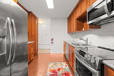 1 Claridge Dr unit 503, Verona, NJ 07044 - photo 4