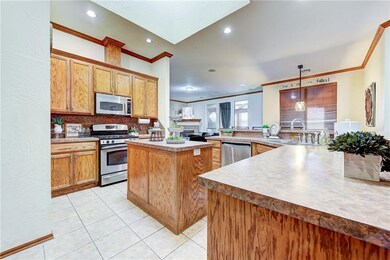 1900 NE 7th Cir, Moore, OK 73160 - photo 7