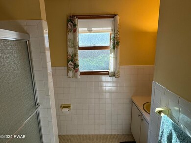 108 Nichecronk Rd S, Dingmans Ferry, PA 18328 - photo 6