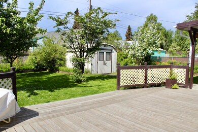 Large sunny rear deck