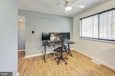 918 Booker Dr, Capitol Heights, MD 20743 - photo 4