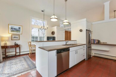 EAT IN KITCHEN