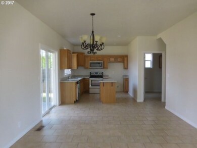 3851 Shannon St, Eugene, OR 97404 - photo 4