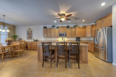 007_Kitchen and Breakfast Room