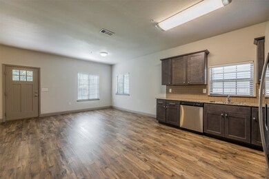 512 E Akard St unit 300, Weatherford, TX 76086 - photo 5
