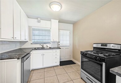 1123 W 31st St, Houston, TX 77018 - photo 3