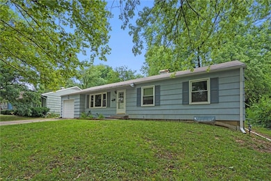 9001 Jarboe St, Kansas City, MO 64114 - photo 3