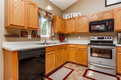 2525 Eagle Point Ct, Des Moines, IA 50320 - photo 7