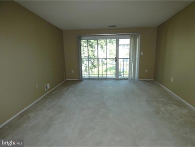 12 Holly Ct, Trenton, NJ 08619 - photo 5