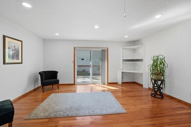 1532 Larpenteur Ave E, Saint Paul, MN 55109 - photo 3