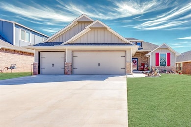 1624 NE 32nd St, Moore, OK 73160 - photo 2