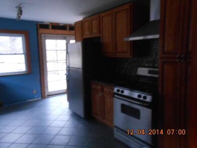 279 Melody Ln, Carpentersville, IL 60110 - photo 3