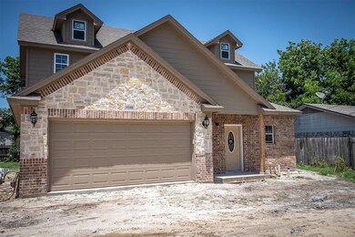 8040 Raymond Ave, White Settlement, TX 76108 - photo 2