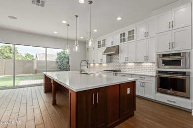MODERN STYLE GOURMET KITCHEN (1)