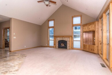 Yew Ln SW 3733 (6 of 38)
