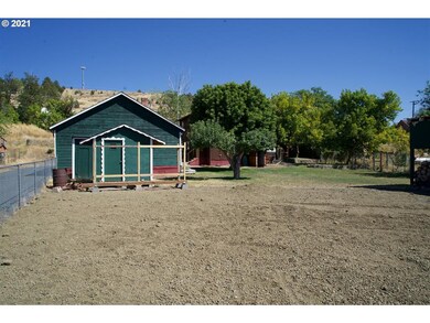 420 N Main St, Prairie City, OR 97869 - photo 4