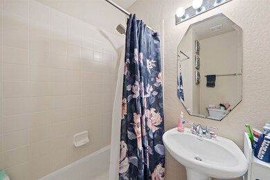 5181 Kendall Cove Ct, Alvin, TX 77511 - photo 6