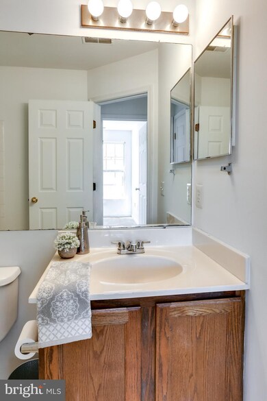 202 Edge Creek Ln unit 83, Odenton, MD 21113 - photo 4