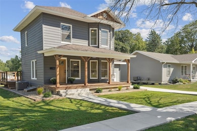 215 W Buchanan St, Winterset, IA 50273 - photo 3