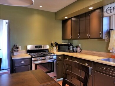 2046 Dawnshire Dr, Columbus, IN 47203 - photo 6