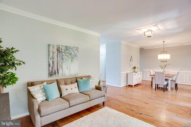 5753 Colchester Rd, Fairfax, VA 22030 - photo 7