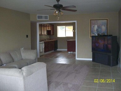 Vine Greatroom to Kitchen