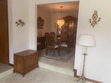 Living Rm to Formal Dining