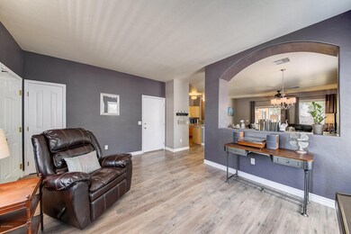 106-FrontRoom_2