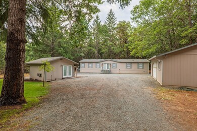 2175 Russell Rd, Merlin, OR 97532 - photo 3