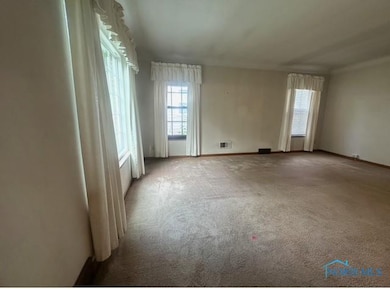 2414 Georgetown Ave, Toledo, OH 43613 - photo 2