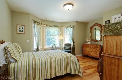 16225 Lakeside Rd, Three Oaks, MI 49128 - photo 4