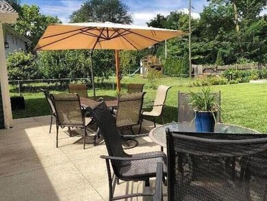 6759EMerwinPatio