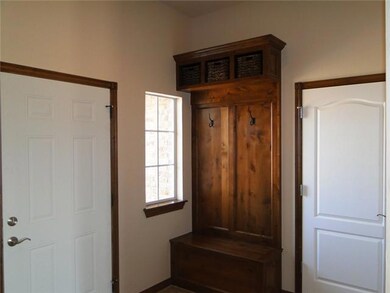 6305 Moon Lake Cir, Shawnee, OK 74804 - photo 3