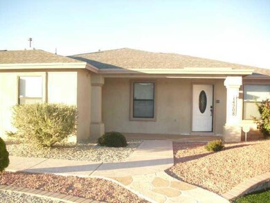 14208 Desert Mesquite Dr, Horizon City, TX 79928 - photo 3