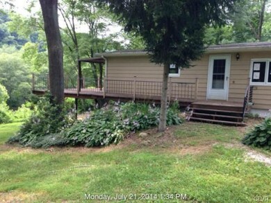 4569 Lower Three Mile Ln, Walnutport Borough, PA 18088 - photo 2