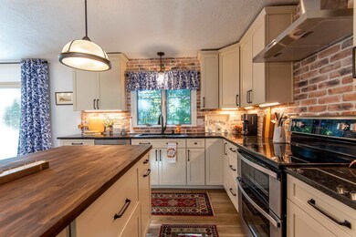 Features all New SS Appliances, New Soft Close Cab