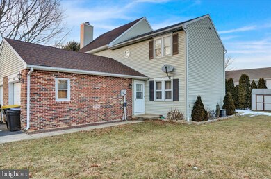 401 Washington Blvd, Womelsdorf, PA 19567 - photo 2