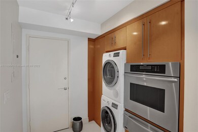 BOSCH WASHER AND DRYER OFF BACK ENTRANCE