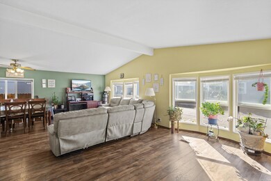6_1570 s. peach steet, 90 - 06