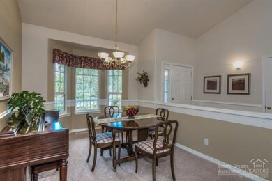 1172 SE Shadowood Dr, Bend, OR 97702 - photo 6