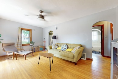 1023 W 3rd St, Cedar Falls, IA 50613 - photo 3