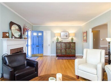 Another view of the large living room.