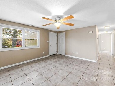 161 Wynnbrook Dr, Hendersonville, NC 28792 - photo 3